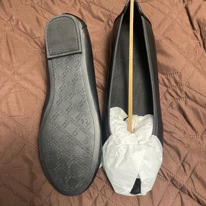 Vionic patent leather black ballerina flat